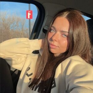 Meet your Posher, Natalia